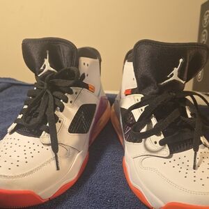 Jordan Mars 270 GS White Hyper Violet Youth Sizes Y-7 2019
